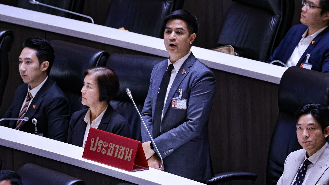 “ไอติม” ซัดโกง สว. อาชญากรรมทางประชาธิปไตย เตือน กกต. อย่าพาตัวเองเสี่ยงติดคุก