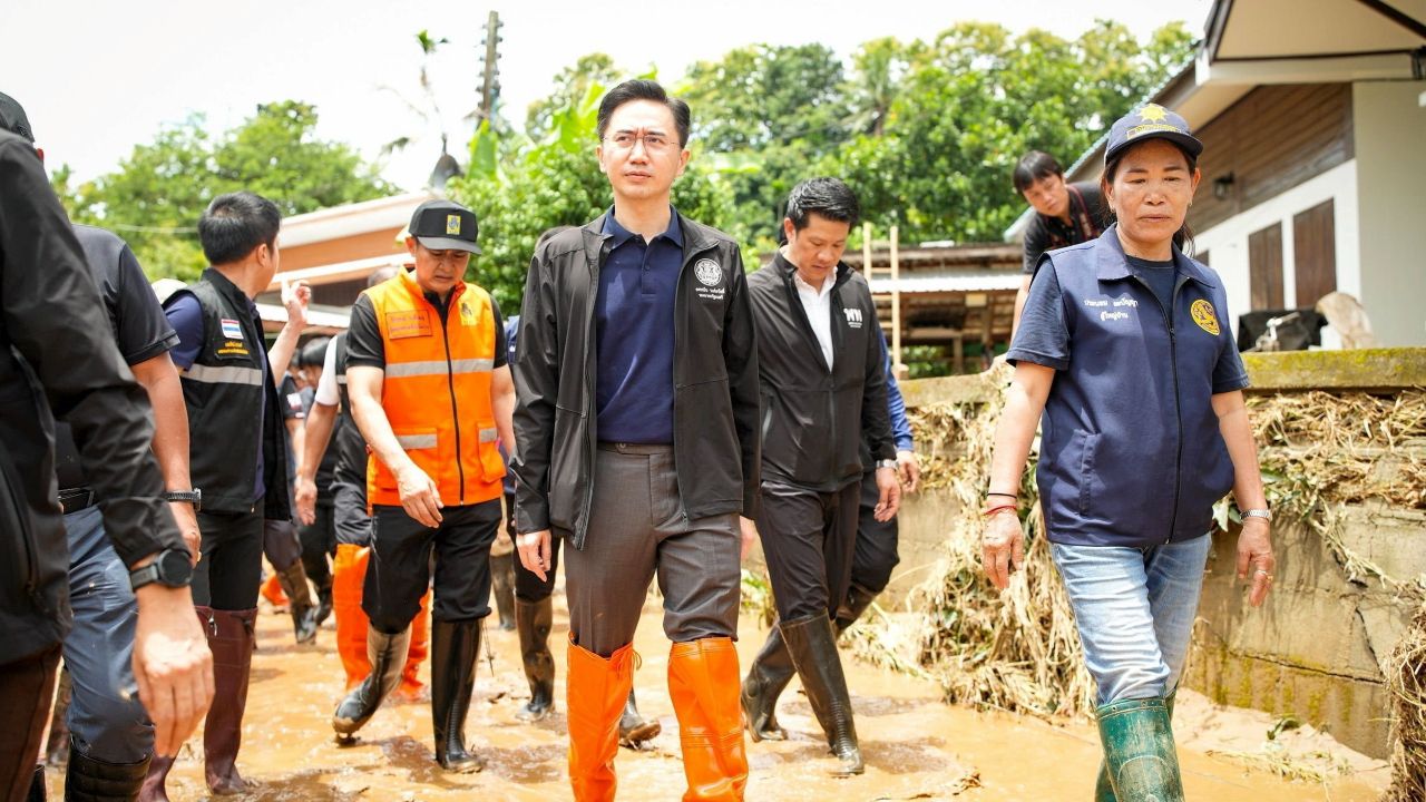 “ยศชนัน” เสียใจสุดซึ้ง จนท.มูลนิธิอาสาเพื่อนพึ่ง (ภาฯ) เสียชีวิต ขอบคุณเสียสละช่วยน้ำท่วม