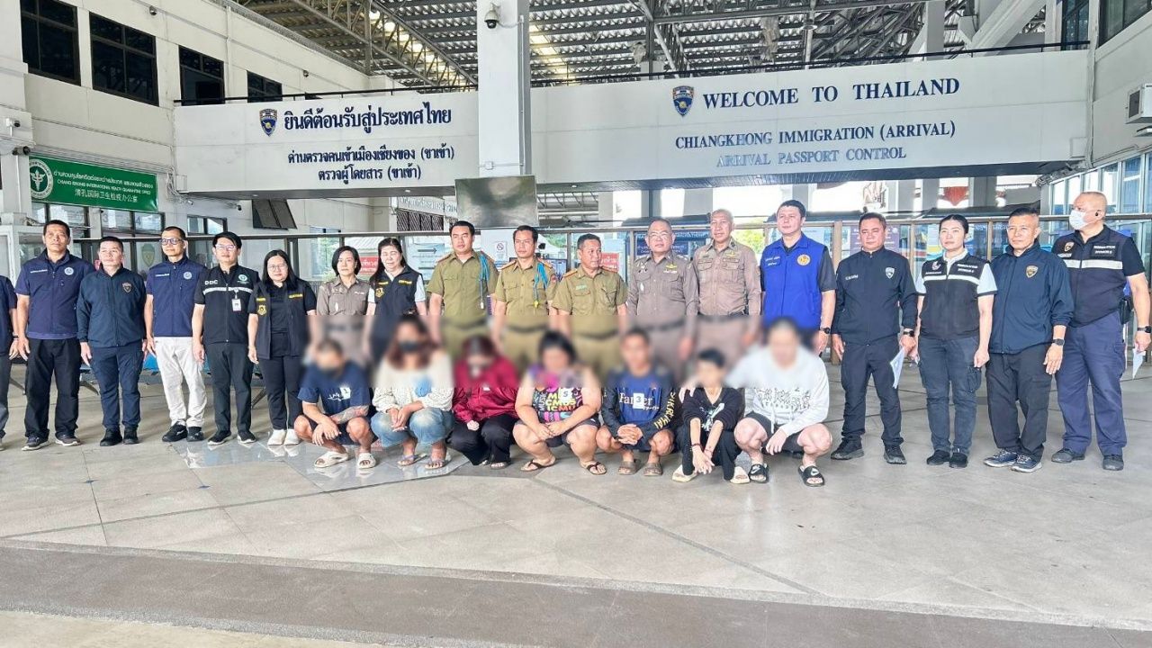 รับตัว 7 คนไทย กลับจาก สปป.ลาว ไม่พบสิ่งบ่งชี้เป็นเหยื่อค้ามนุษย์ 3 คน มี 4 หมายจับ