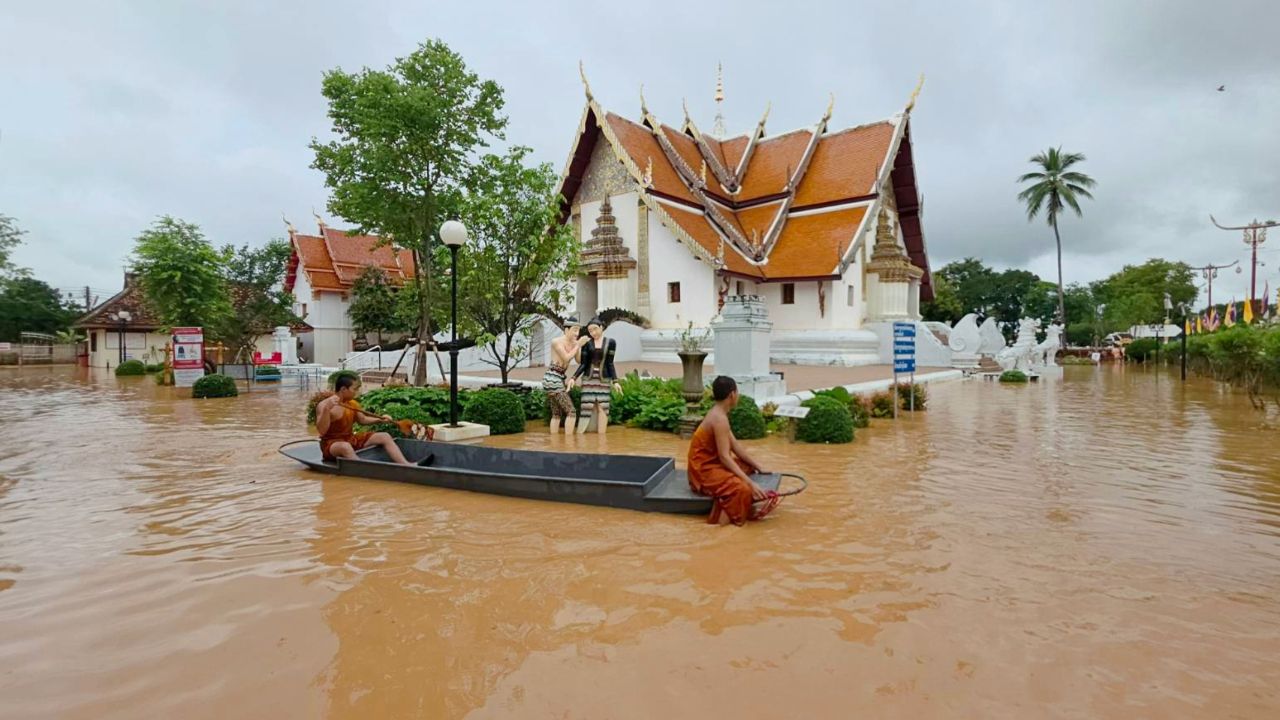 น้ำท่วมน่าน “วัดภูมินทร์” หวั่นฐานพระอุโบสถทรุด กระทบปู่ม่านย่าม่าน กระซิบรักบันลือโลก