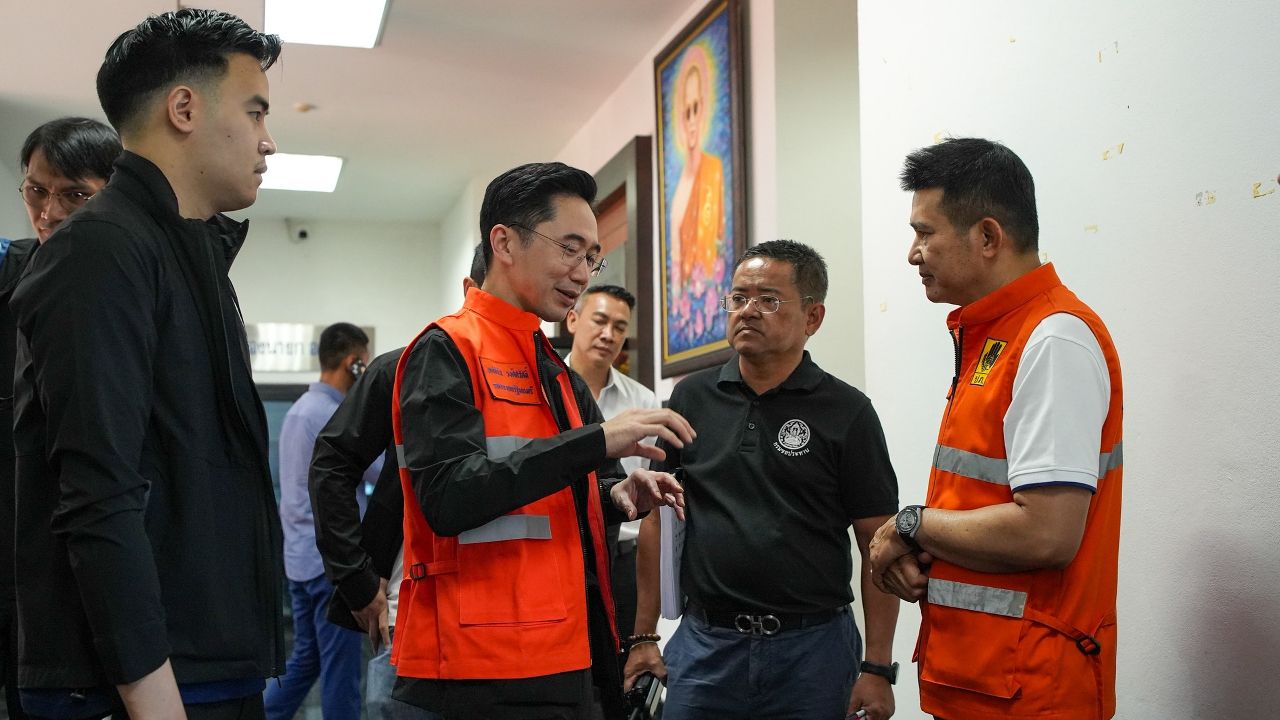 “ยศชนัน” ระดมทหารกว่า 700 ลงพื้นที่ล้างโคลน หลังน้ำลด สำรวจบ้านพัง