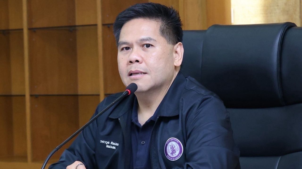 “วราวุธ” เผย กระทรวงอุตสาหกรรม ตั้ง “ศูนย์อุตสาหกรรมรวมใจ” ลุยฟื้นฟูน่าน