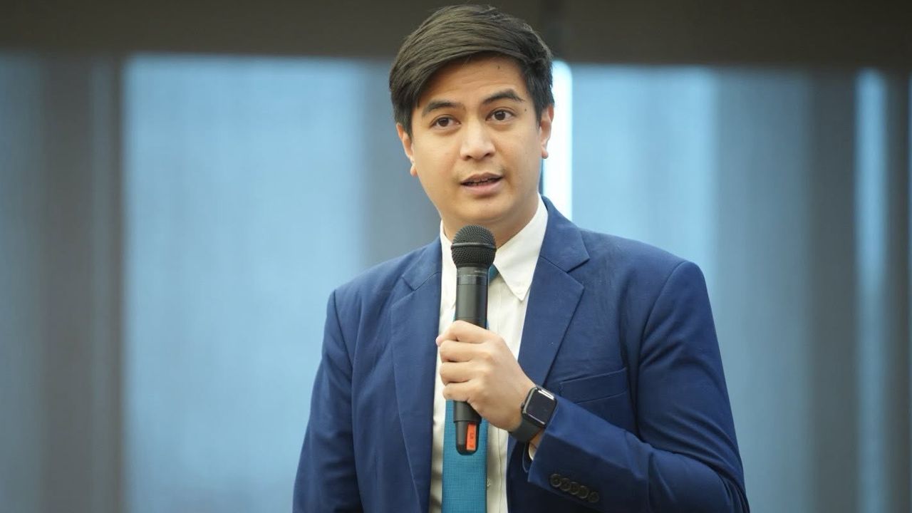 “พริษฐ์” โต้ประธานรัฐสภา ห่วงคดีศักดิ์สยาม ถูกหมกเม็ด ตัดตอนเรื่องไม่ถึงศาล