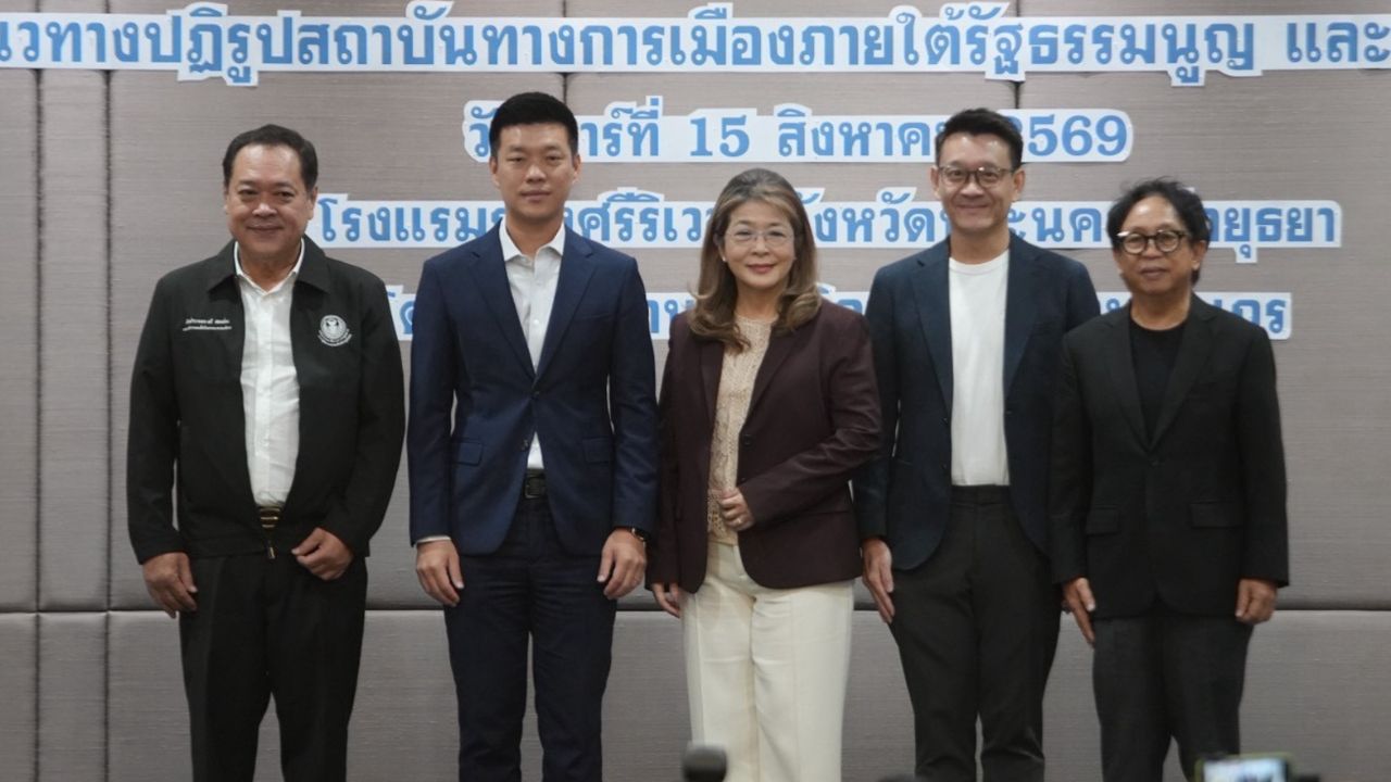 “ทวี” ชี้โกง สว. จุดเริ่มต้นกินรวบประเทศ ขณะ “สาทิตย์” ขู่ ปชป.เคยทำ กกต. ติดคุกมาแล้ว