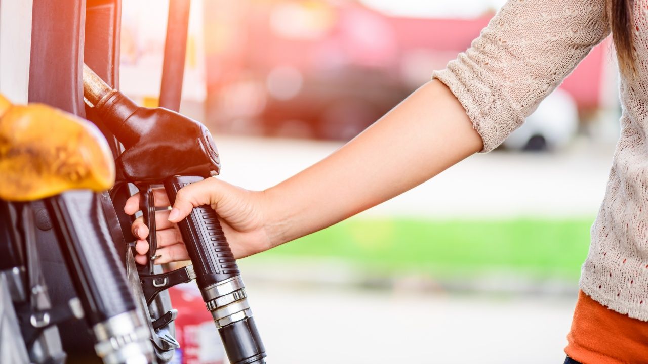 ราคาน้ำมันพรุ่งนี้ 20 สิงหาคม 2569 น้ำมัน "เบนซิน-ดีเซล" แต่ละปั๊มลิตรละเท่าไร