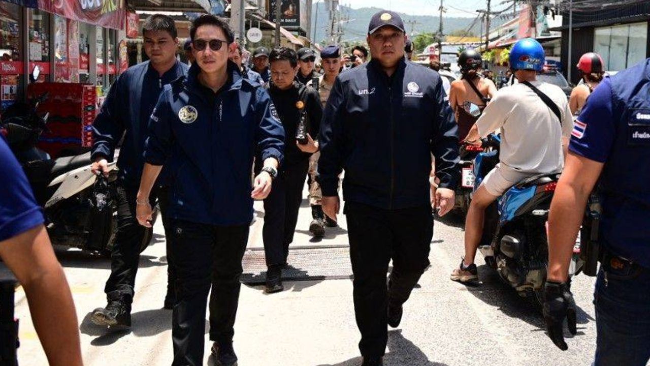 “พลพีร์-วรศิษฎ์” นำทีมบุกทลายธุรกิจเถื่อนเกาะพะงัน สั่งขยายผลตรวจสอบเส้นเงิน