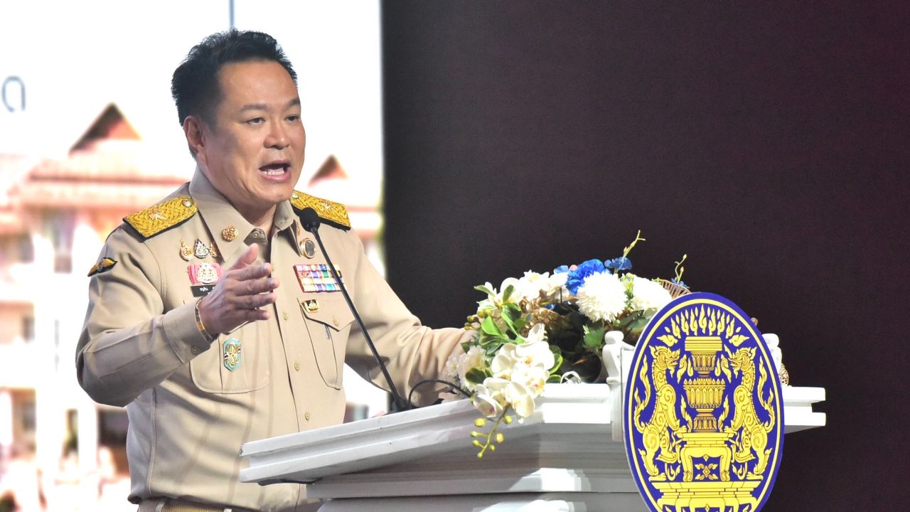 นายกฯ มอบนโยบายคู่จิ้น “มหาดไทย-ตำรวจ” ทำงานบูรณาการ ลั่นใครอ้างชื่อนายกฯ โทรเคลียร์ ให้อัดเสียง
