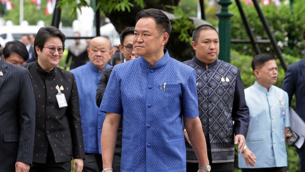 “อนุทิน” เตือนกลางที่ประชุมภูมิใจไทย ห้ามพกปืน สั่งใน ครม. คุมเข้มทั้งระบบ-เร่งแก้กฎหมาย