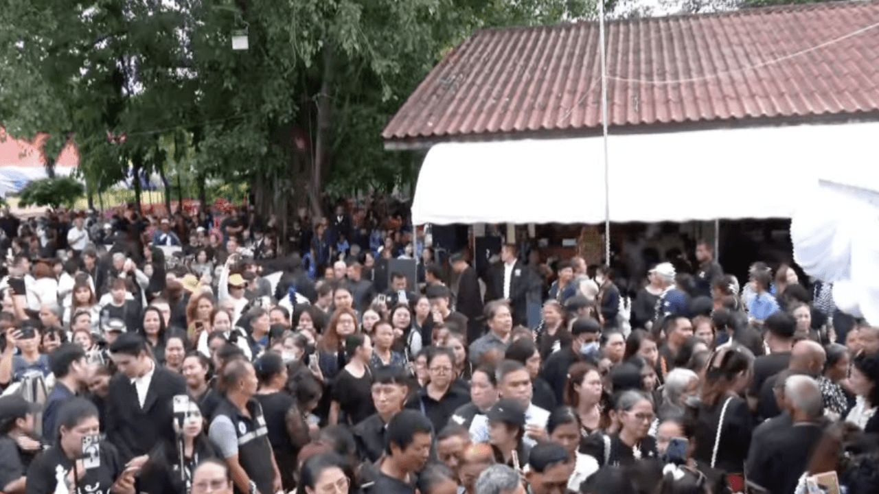 บรรยากาศสุดเศร้า มวลชนแน่นวัด ร่วมส่ง "ฮลุน โซโล่" เดินทางไกลครั้งสุดท้าย