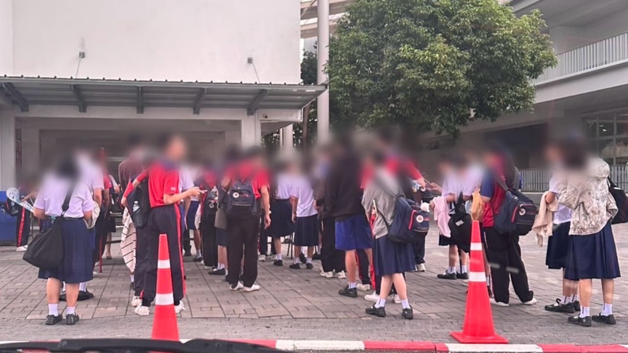 ผวาพฤติกรรมเลียนแบบ นร.แชตขู่ก่อเหตุในโรงเรียนดัง ประสาน ตร. สแกนกระเป๋าเข้ม