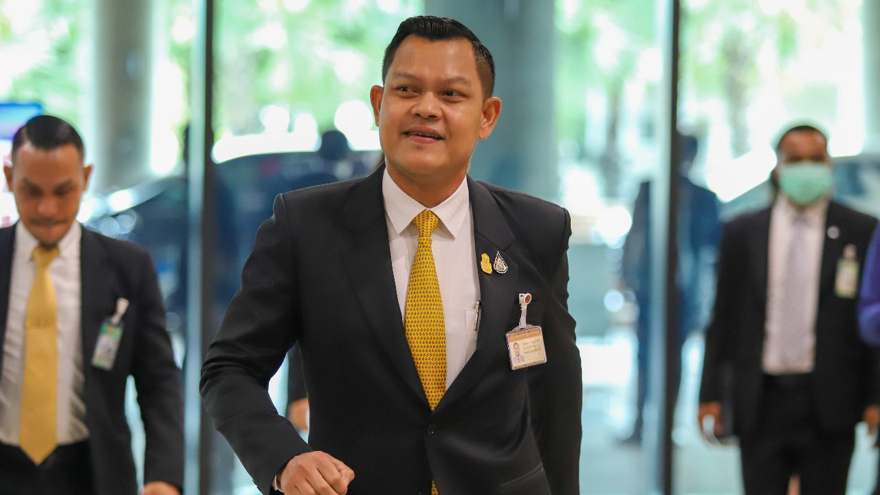 “ธนกร” ชี้ คนเรียกร้อง “ไทยช่วยไทยพลัส” เหน็บพวกโจมตี ให้ดูใครใช้งบฯ ฉลาดกว่า