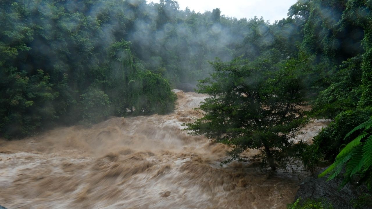 ปภ. ส่ง Cell Broadcast แจ้งเตือนฝนตกหนักหลายจังหวัด เฝ้าระวังน้ำท่วม น้ำป่าหลาก