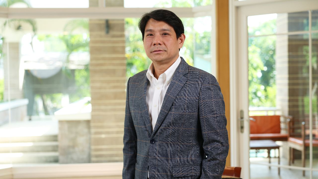 พรรคส้มแตก-“ธนาธร” เฮิร์ตหนัก? ถอดบทเรียนแพ้เลือกตั้ง กับ “พิจารณ์ เชาวพัฒนวงศ์”