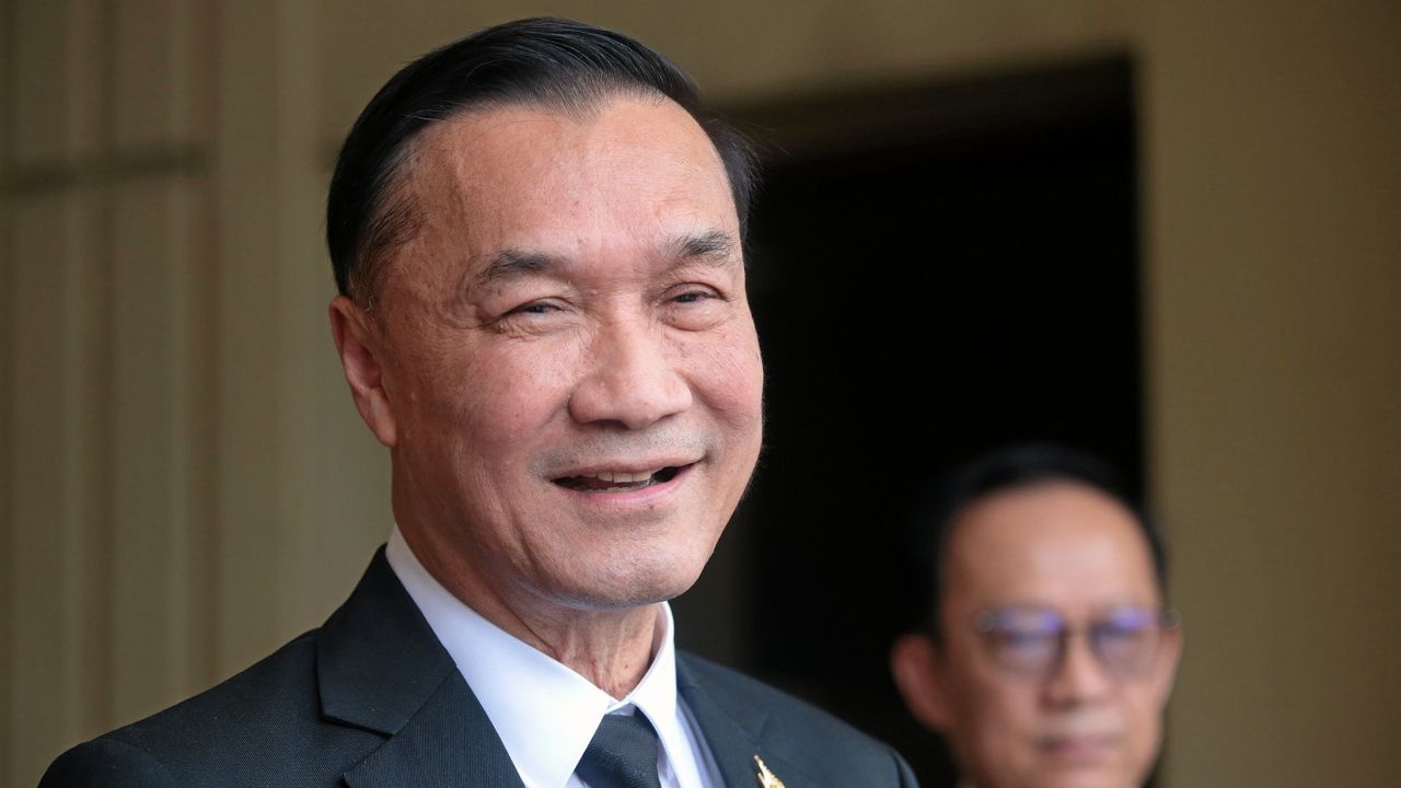 “ทรงศักดิ์” มอบทนายแจ้งความ “สนั่นชัย-พริษฐ์-ยิ่งชีพ” หมิ่นประมาทกล่าวหาฮั้ว สว.