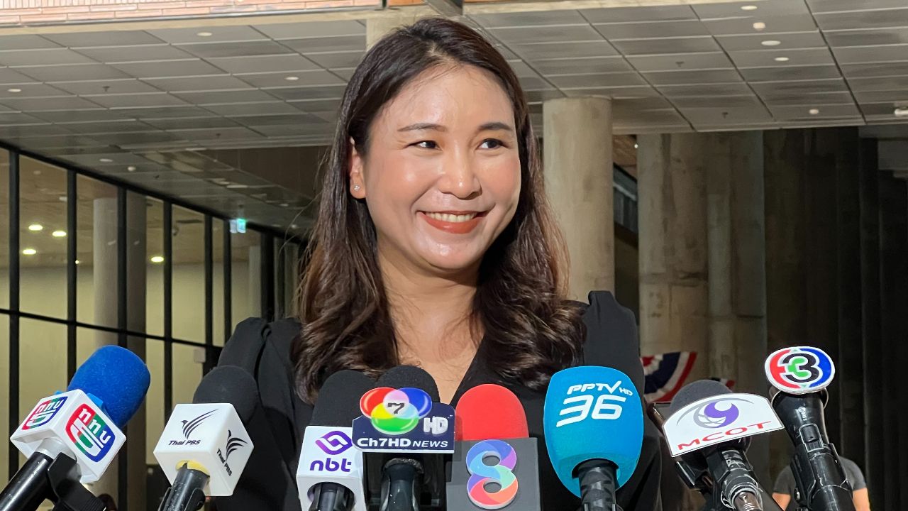 ปชน. ยินดีให้ตรวจสอบปม สก. เสียบบัตรแทนกัน ยันพรรคไม่เคยขอให้ “แก้วตา” เงียบ