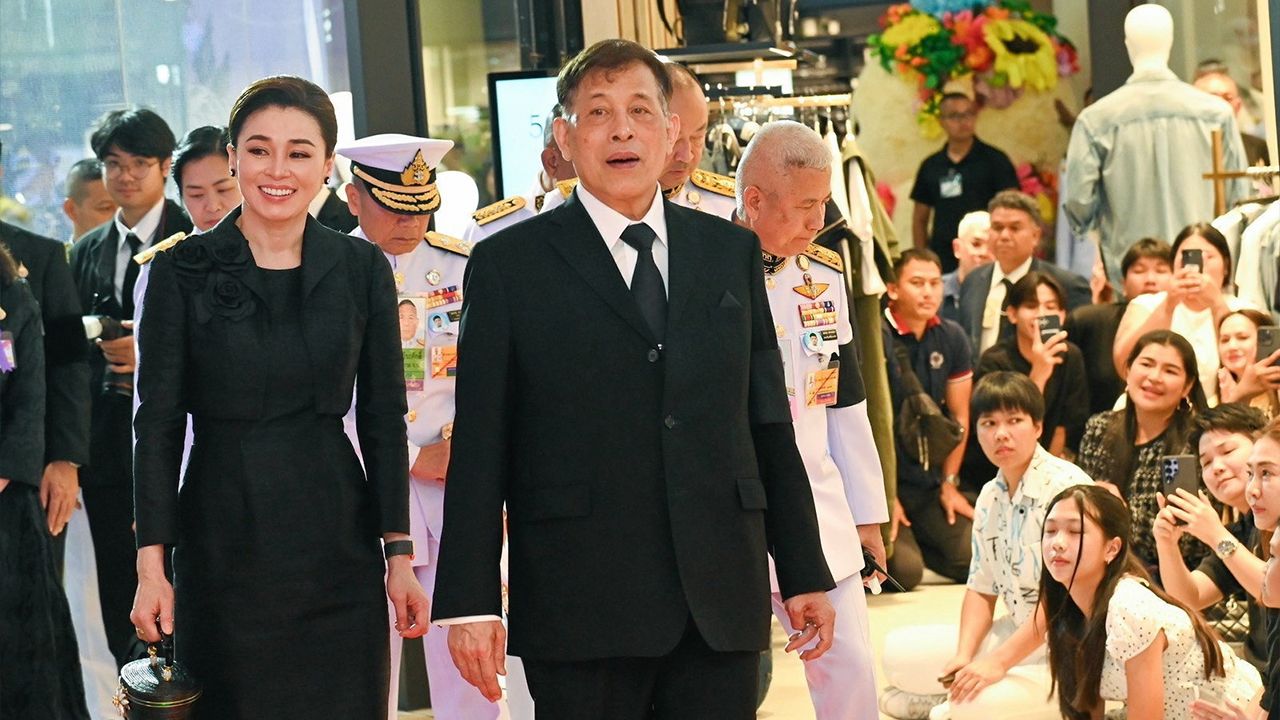 พระบาทสมเด็จพระเจ้าอยู่หัว-สมเด็จพระนางเจ้าฯ พระบรมราชินี ทรงเปิดงาน “โครงการหลวง 57”