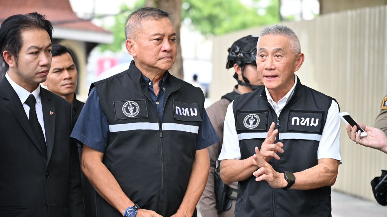 กทม. เบรกแจกอาหารริมถนนราชดำเนิน ตัดวงจรรวมตัวคนไร้บ้าน