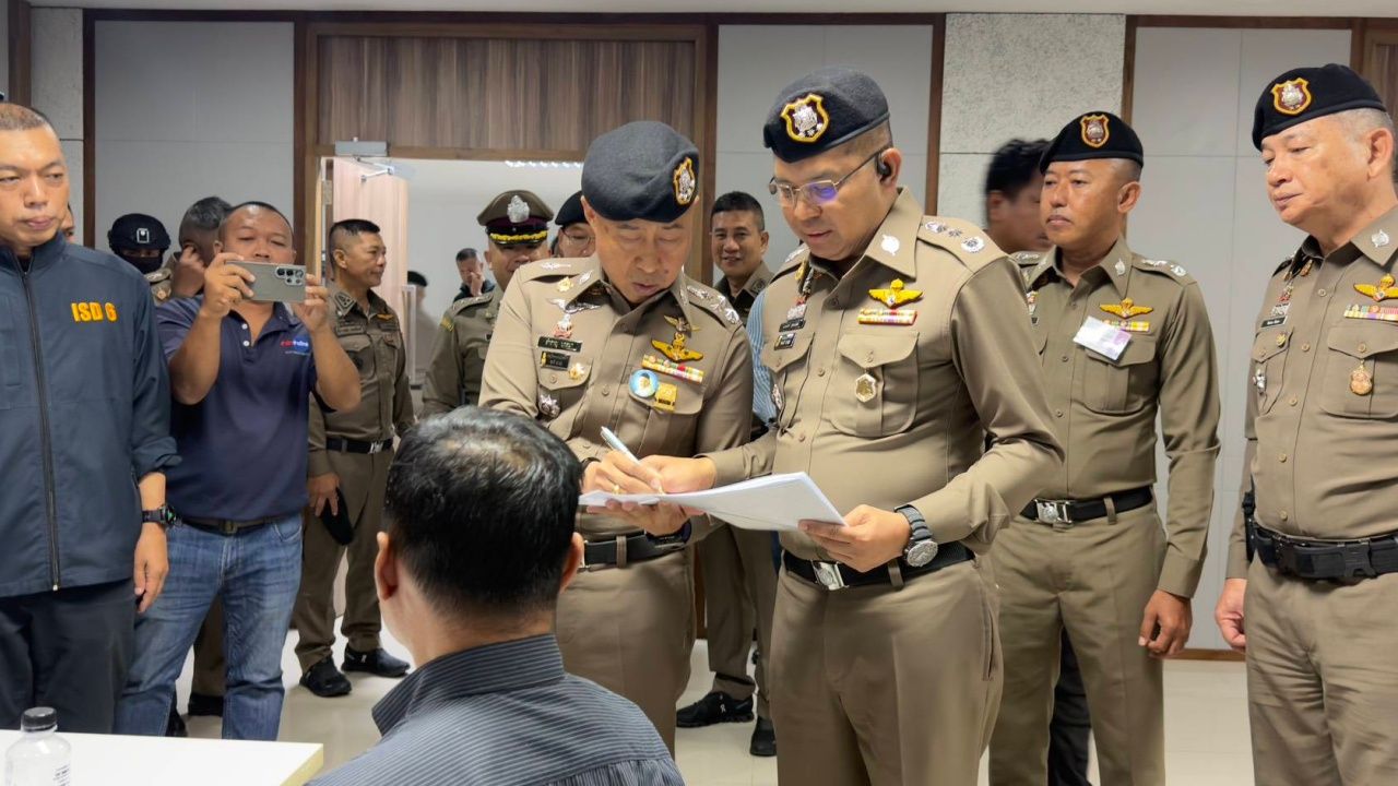 ทลายเครือข่ายทุจริตออก “บัตร ปชช. หัวศูนย์” โยงฟอกแรงงานต่างด้าว รวบ ผช. นายทะเบียนนครแม่สอด