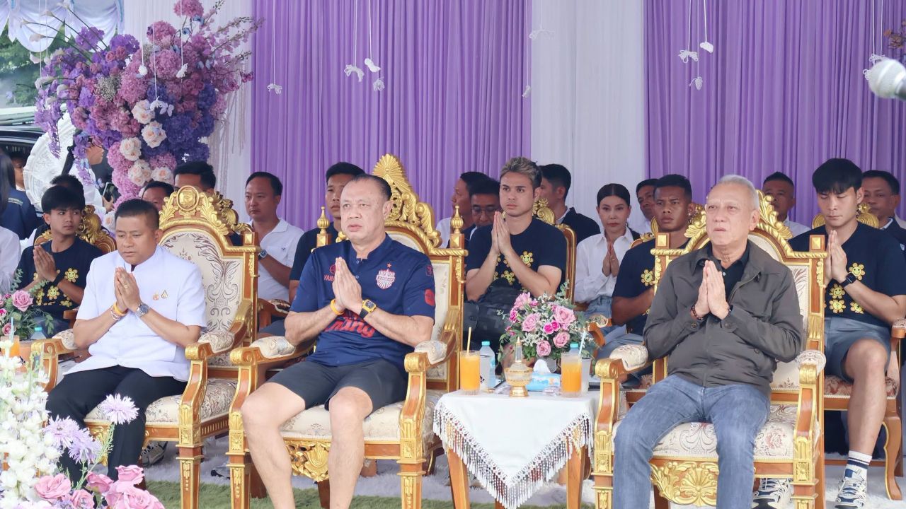 “เนวิน” ควง “พิพัฒน์” เยือนถิ่นใต้ ร่วมพิธีสักการะศาลหลักเมืองนครศรีธรรมราช