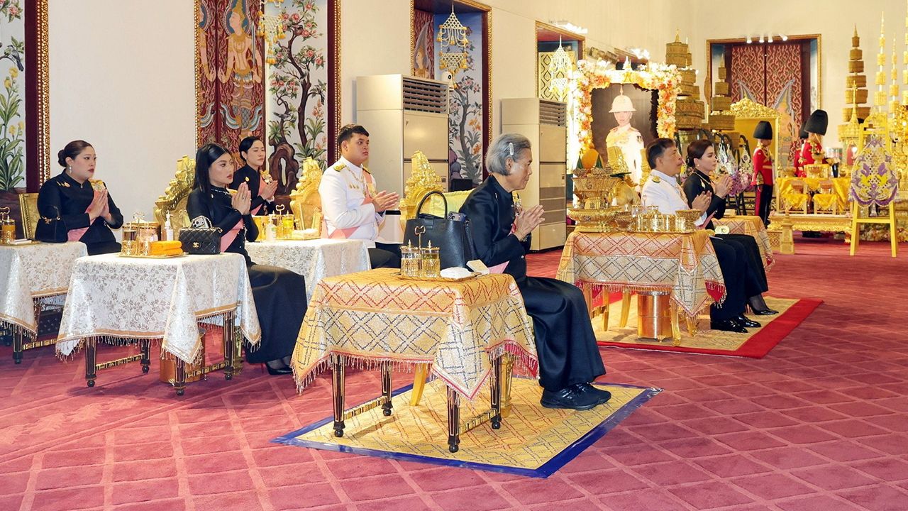 "ในหลวง-ราชินี" เสด็จฯ พิธีปัญญาสมวาร ครบ 50 วัน "พระองค์ภา" ณ พระที่นั่งพิมานรัตยา