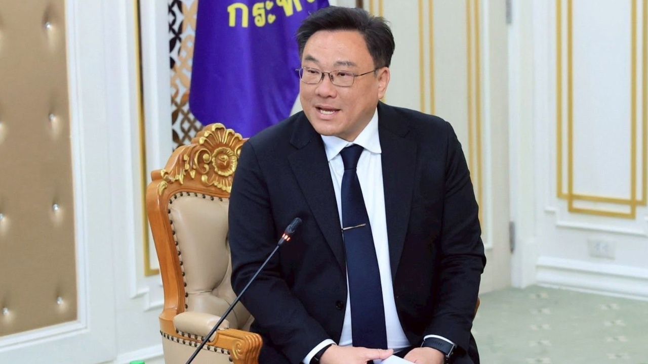 “จุลพันธ์” บอกเพื่อไทยมีร่าง รธน. ใหม่แล้ว รอรวมชื่อ สส. ยินดี “ชัชชาติ” ชนะเลือกตั้งผู้ว่าฯ กทม.