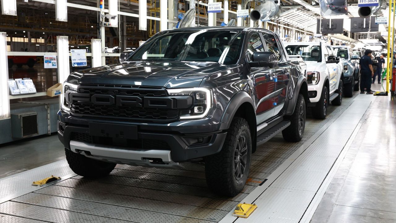 เจาะลึกงานผลิต Ford Ranger Raptor ตำนานกระบะเหินฟ้าฝีมือคนไทย