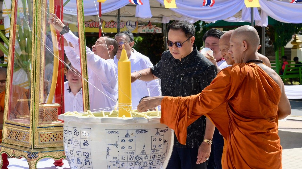 “อนุทิน” ทำพิธีพุทธาภิเษก จัดสร้างเหรียญหลวงพ่อทวด รุ่น “ปลอดโรค ปลอดภัย”