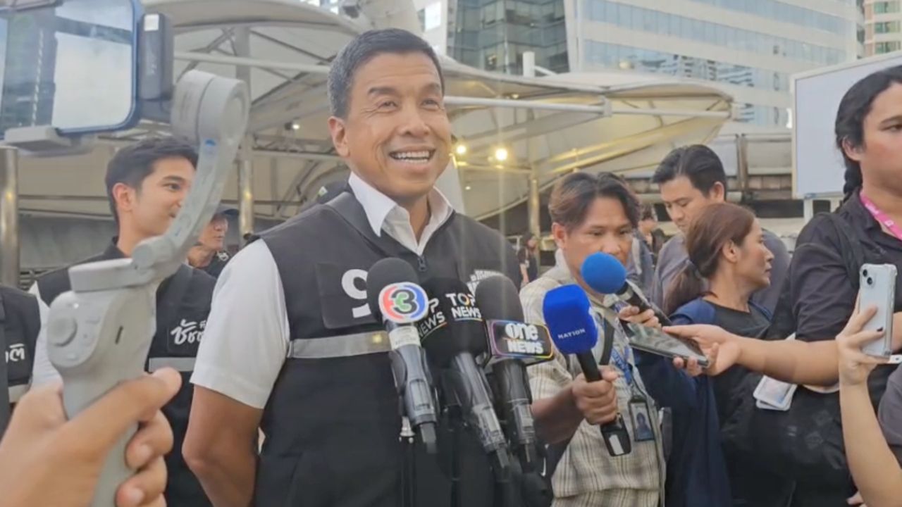 “ชัชชาติ” รณรงค์โค้งสุดท้าย ปลุกคนกรุงฯ ออกไปเลือกตั้ง ชูสโลแกน “ทำงานหาเสียง 24 ชั่วโมง”
