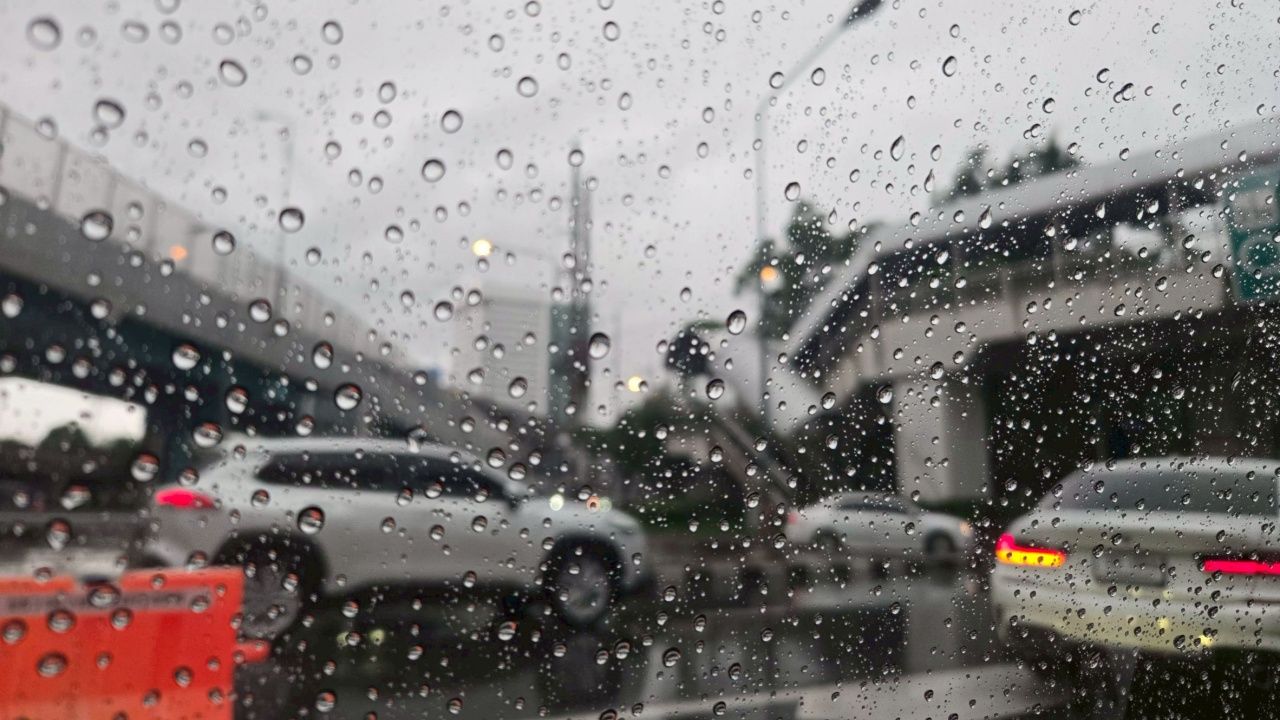 อุตุฯ เตือนพายุ "ไมสัก" ฉบับ 5 ไม่เคลื่อนเข้าไทย แต่ส่งผลให้ฝนตกหนักหลายพื้นที่