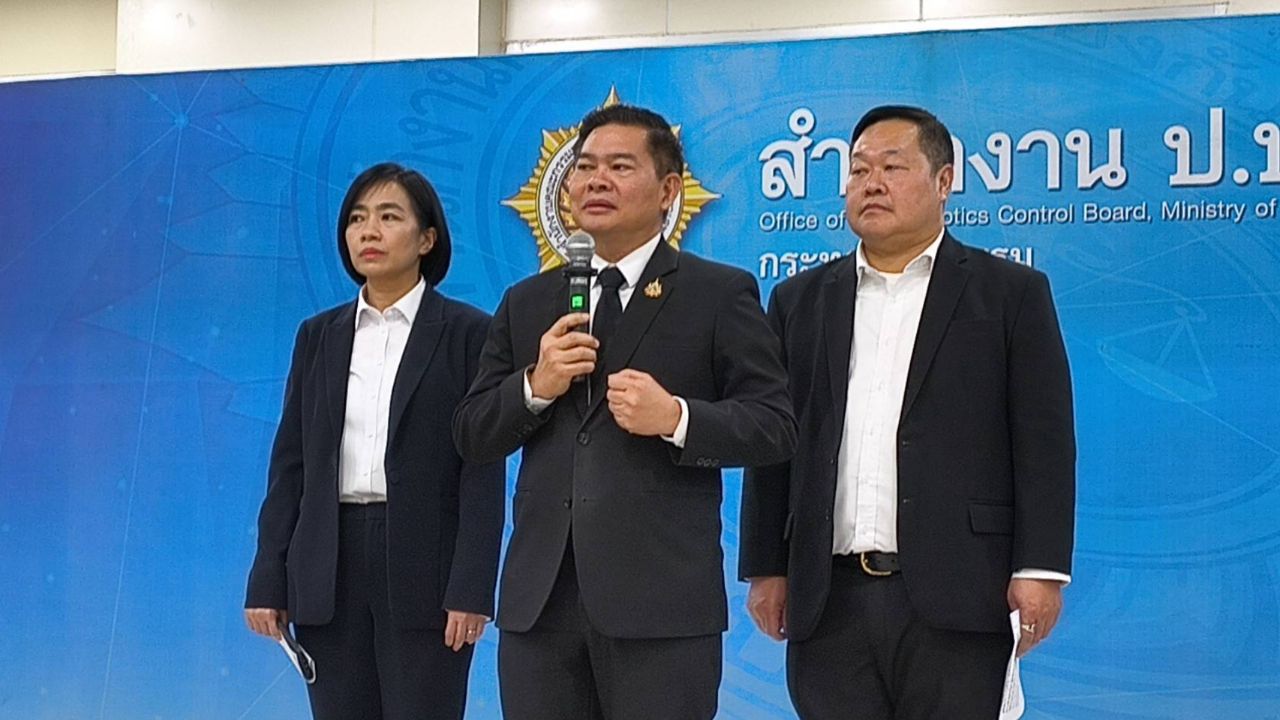 ป.ป.ส. ค้น 2 จุดเครือข่ายค้าเฮโรอีนข้ามชาติ โยง “คดีแอร์สาว” ชงดีเอสไอรับเป็นคดีพิเศษ