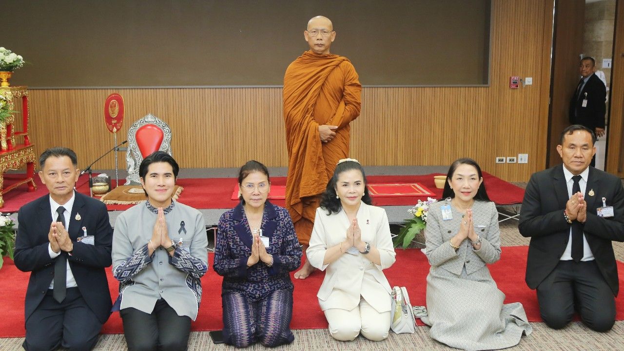 พรรคไทรวมพลัง ทำบุญถวายเป็นพระราชกุศลแด่พระองค์ภา-สมเด็จพระสังฆราช