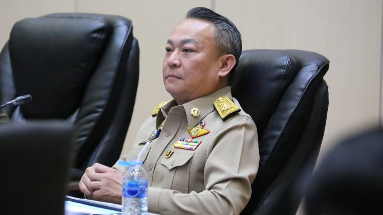 “วัชรพงศ์” ฉะขบวนการจ้องล้มรัฐบาล ปล่อยเฟกนิวส์ดิสเครดิตรายวัน หวังพึ่งอำนาจนอกระบบ