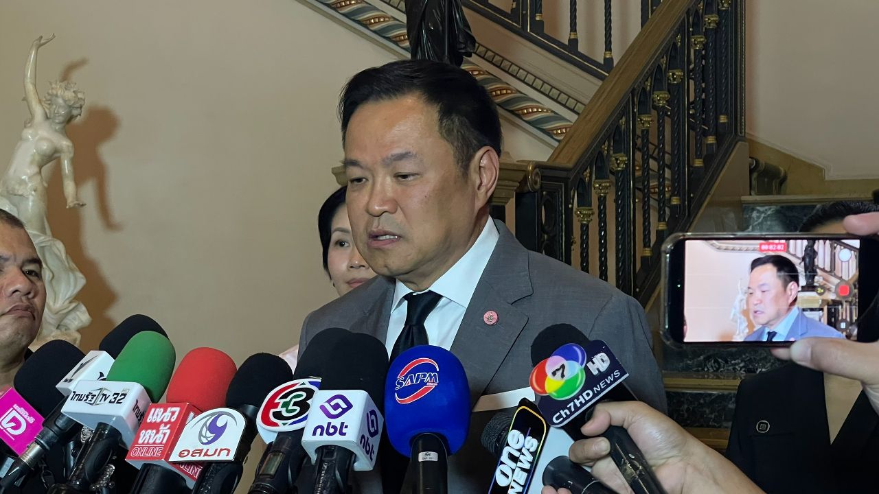 “อนุทิน” น้อมรับโพลร่วงต้องเร่งแก้ เชื่อหลายเรื่องอาจสื่อสารไม่ชัดเจน ขู่ปรับ “รัฐมนตรีโลกลืม”