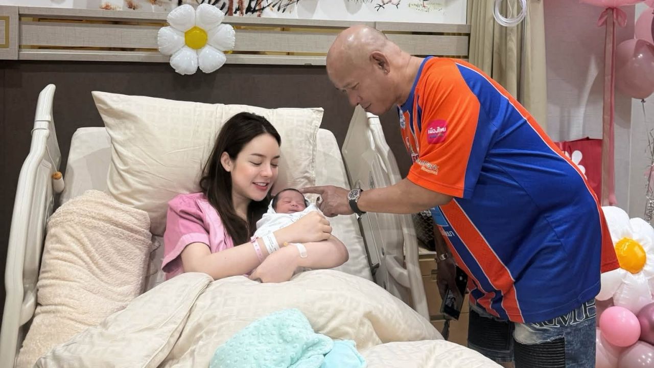 “บังมัด” ดูแลไม่ห่าง “ต้นข้าว” คลอดลูกสาว “น้องอามีร่า”