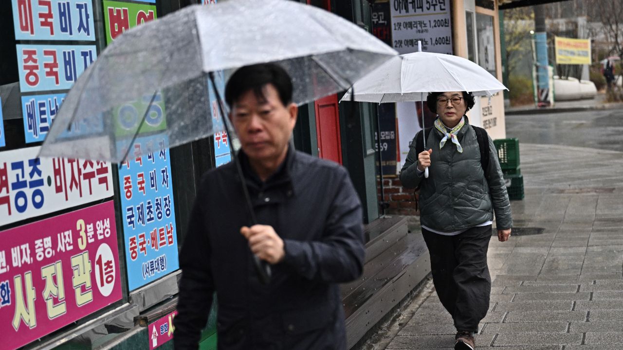 อุตุฯ เกาหลีใต้เตือนฝนมรสุมถล่มทั่วประเทศถึงวันพฤหัสฯ บางพื้นที่ปริมาณฝนสะสมเกิน 200 มม.