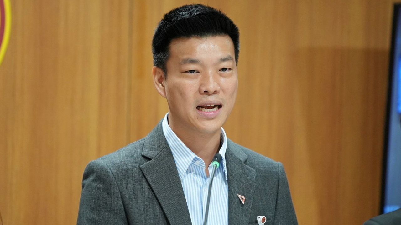 กกต. รับรอง กก.บห. พรรคประชาชน  เหลือเพียง “ณัฐพงษ์-ณัฐวุฒิ-ชุติมา”