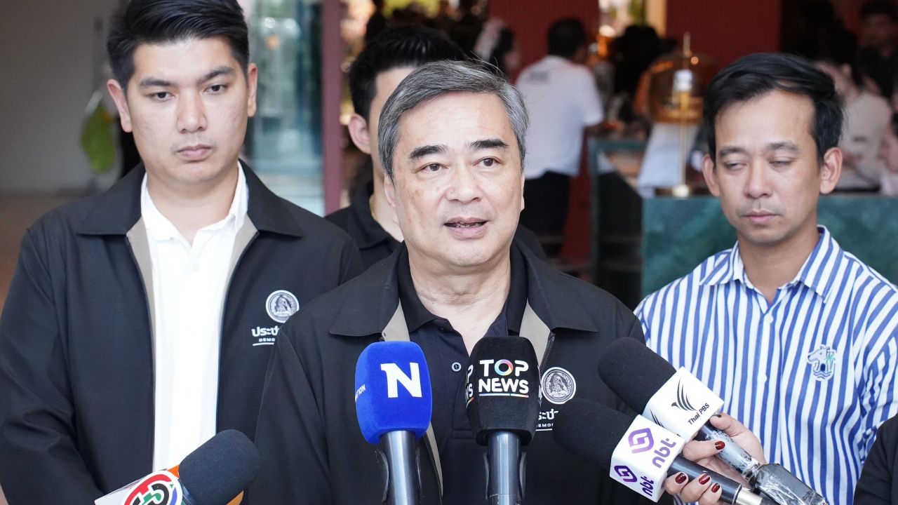 “อภิสิทธิ์” เผย ปชป. เตรียมล็อกเป้ารออภิปรายไม่ไว้วางใจรัฐมนตรีแล้ว