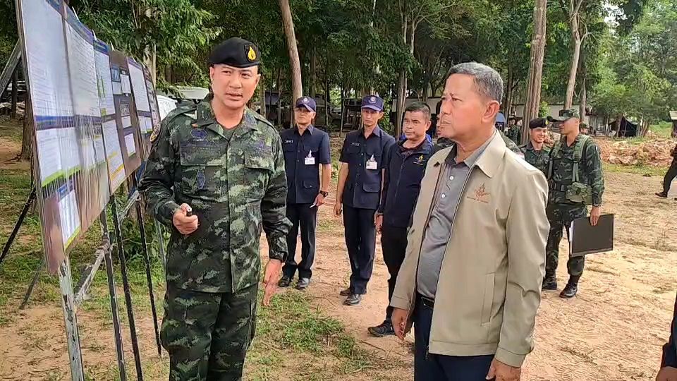 รมช.กลาโหม ลุยสุรินทร์ ห่วงใยคุณภาพชีวิตทหารแนวหน้า สั่งเพิ่มเงินพิเศษสู้รบ