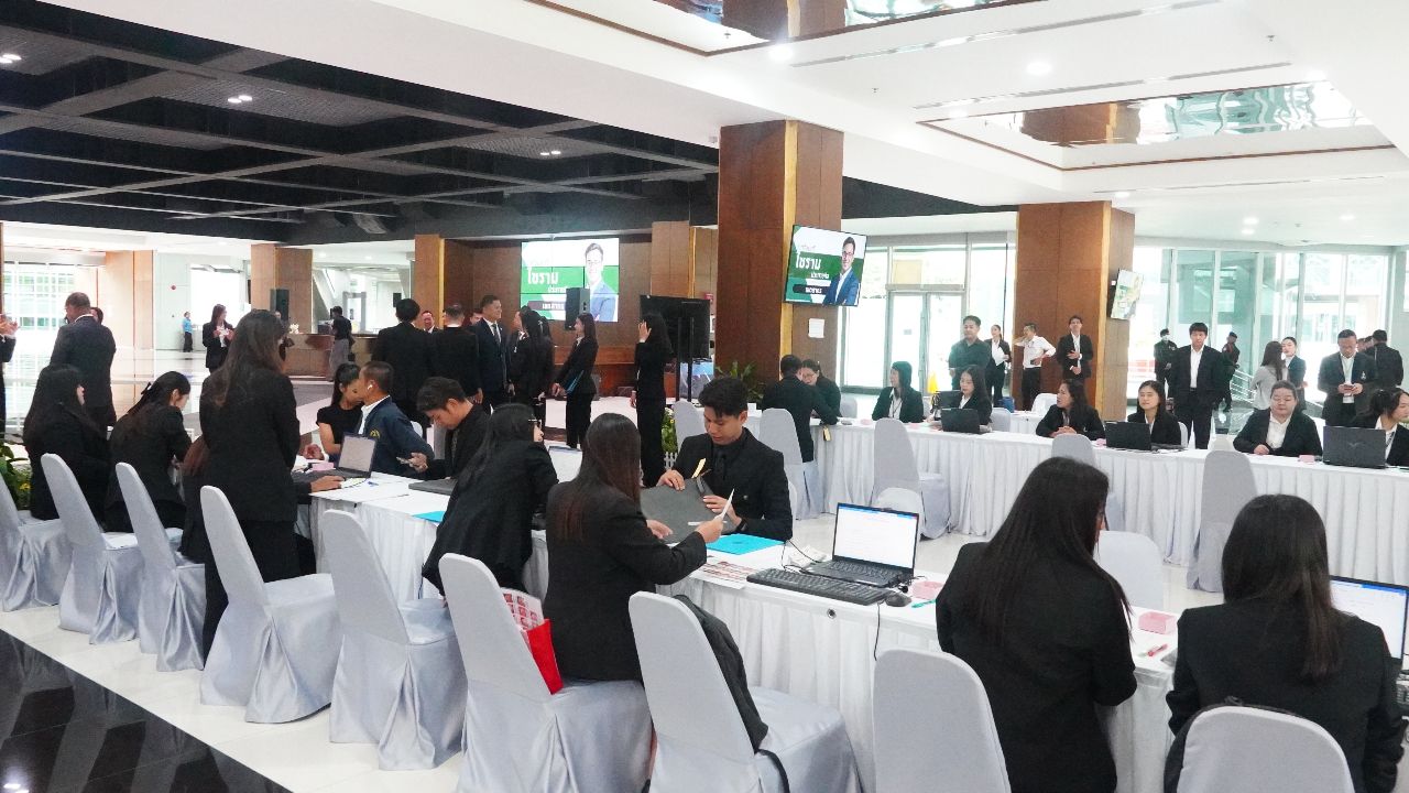 สก.ชุดที่ 14 ตบเท้ารายงานตัว “อนุทิน” สั่งเรียกประชุมสภา กทม. นัดแรก 13 ก.ค.