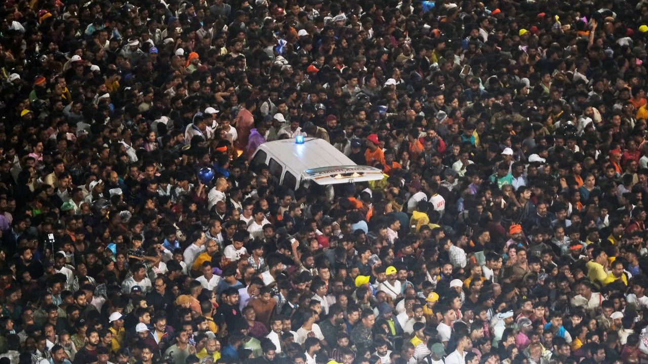 เหยียบกันตายในเทศกาลฮินดูที่อินเดีย ดับอย่างน้อย 1 ราย หามส่งรพ.จำนวนมาก