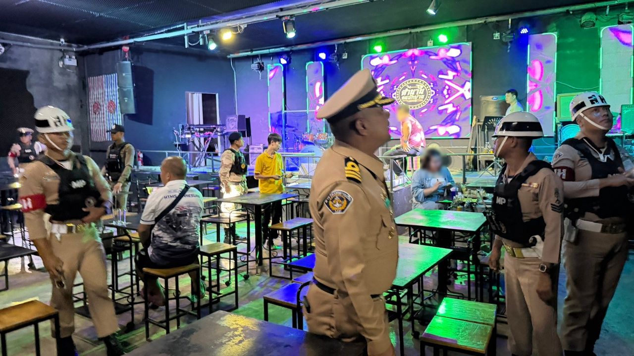 สัตหีบ สารวัตรทหารเรือ ลุยตรวจเข้มร้านเหล้า เน้นถังดับเพลิง-ทางหนีไฟ ป้องกันเหตุซ้ำรอย