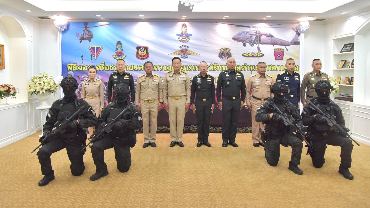 “อนุทิน” ถกกองทัพไทย ก่อนเยือนจีน ย้ำไม่ปิดกั้นเป็นตัวกลางไกล่เกลี่ย ไทย - กัมพูชา
