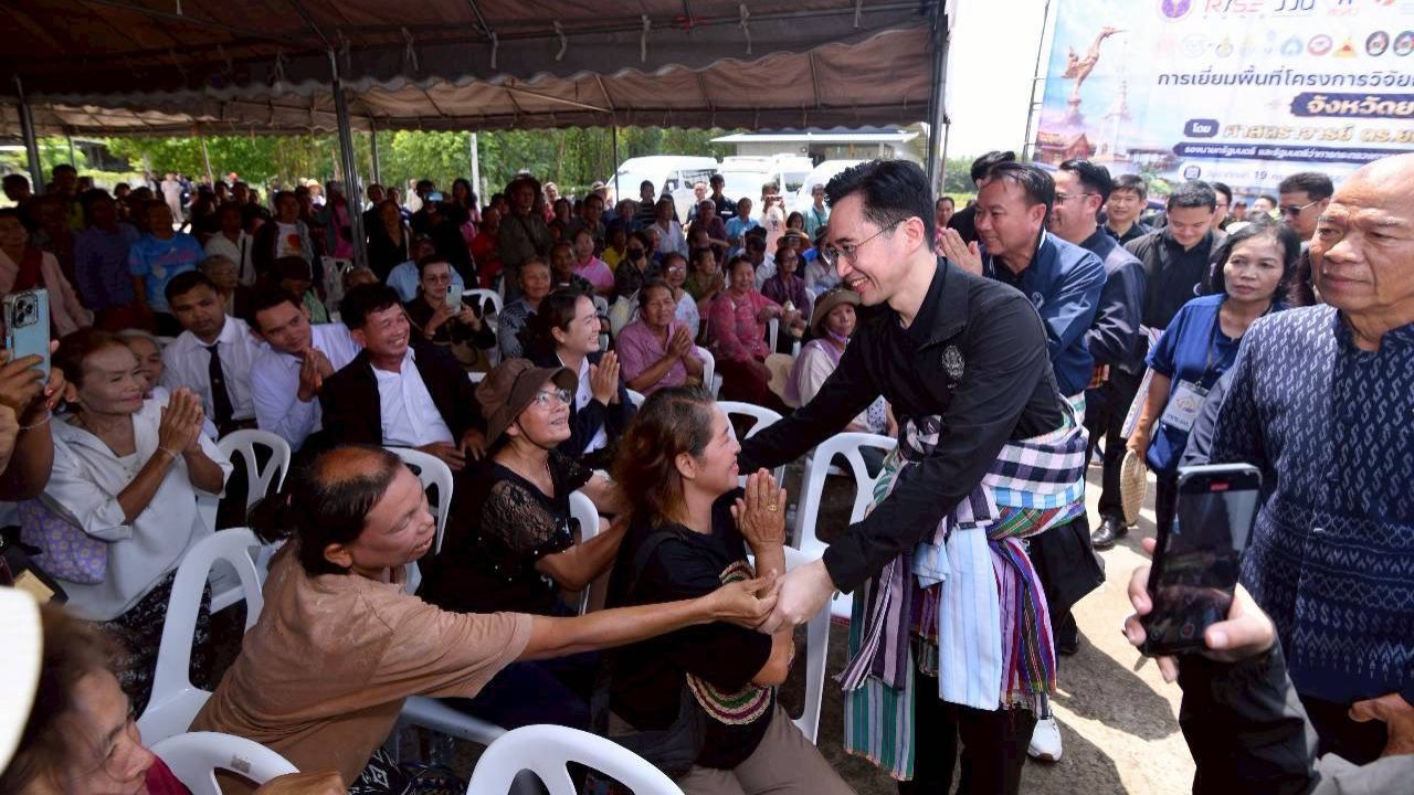 เกษตรกรแห่รับ “อ.เชน” ขอบคุณแก้จนถึงถิ่น