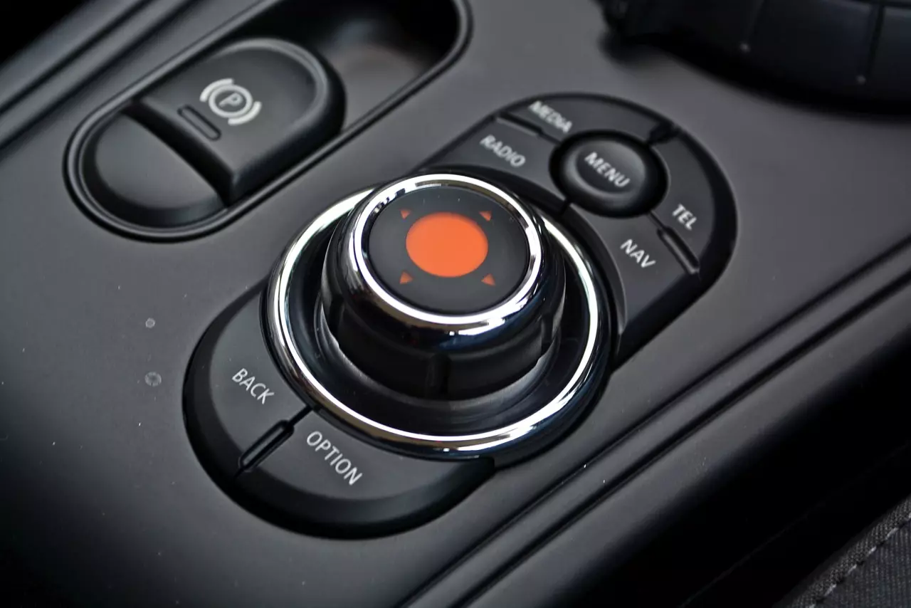 อเนกประสงค์บนความหรู รีวิว MINI NEW COUNTRYMAN F60 2017