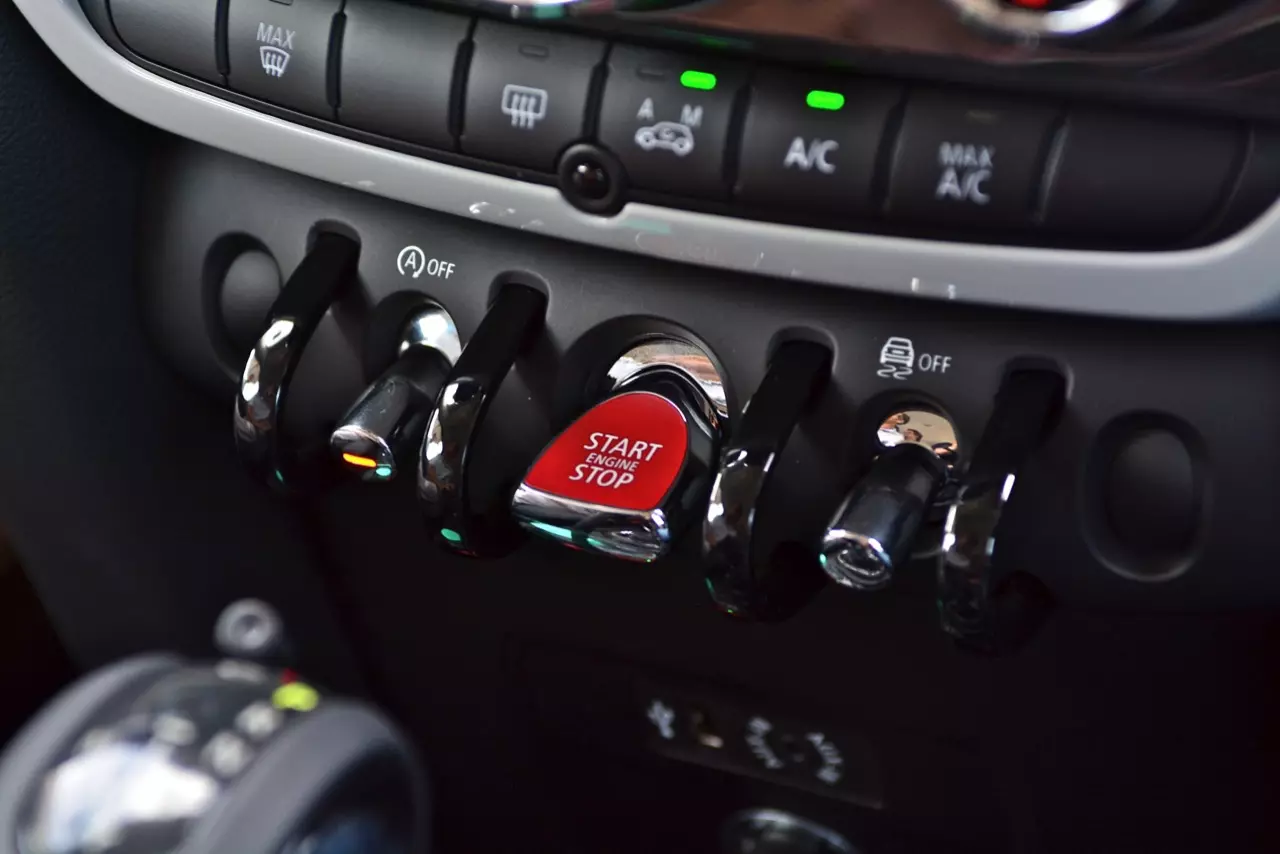 อเนกประสงค์บนความหรู รีวิว MINI NEW COUNTRYMAN F60 2017