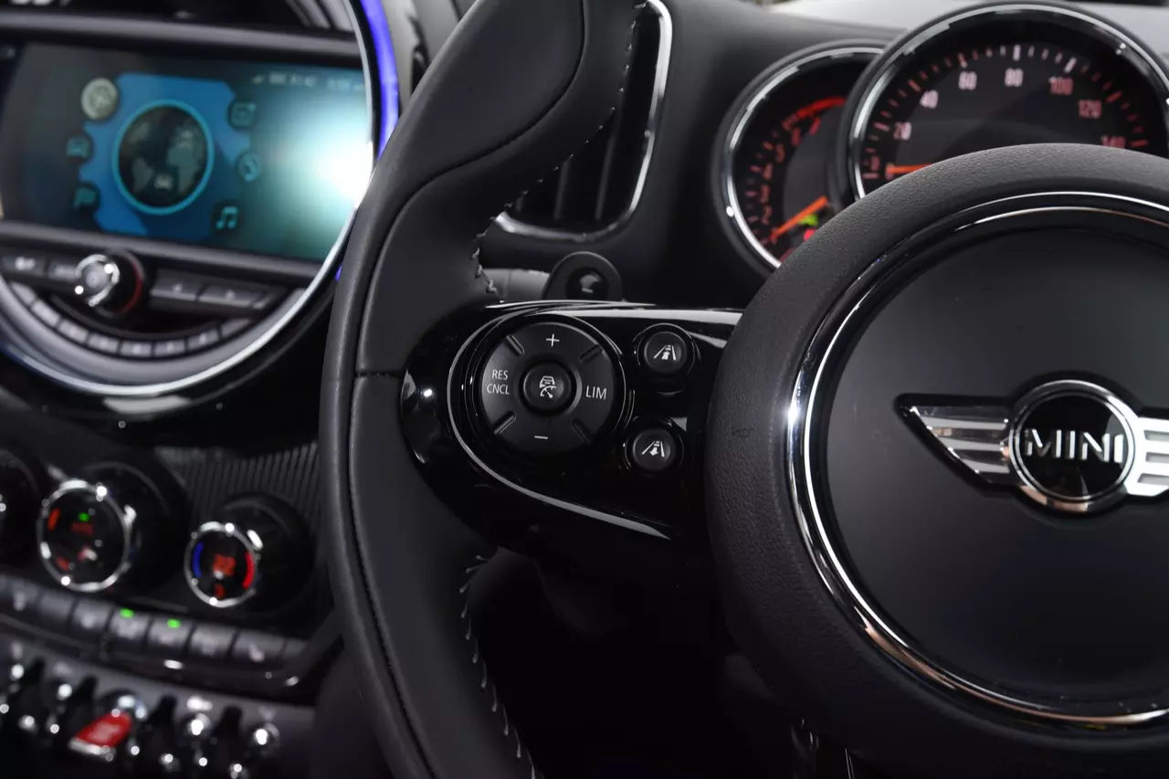 อเนกประสงค์บนความหรู รีวิว MINI NEW COUNTRYMAN F60 2017
