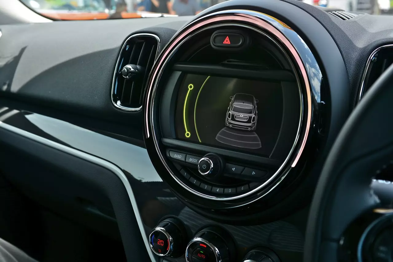 อเนกประสงค์บนความหรู รีวิว MINI NEW COUNTRYMAN F60 2017