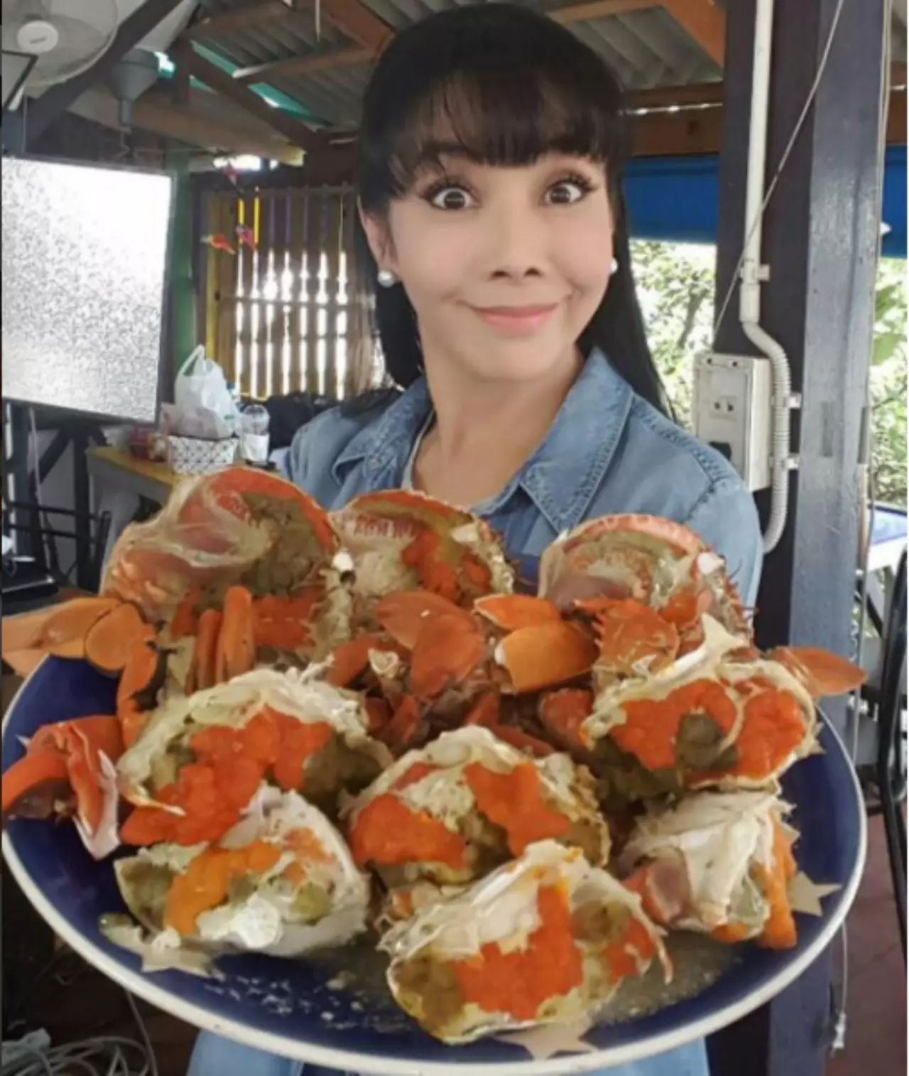 สาวสองพันปี! วัยเฉียด 60 แต่ยังสาวสะพรั่ง ตั๊ก มยุรา ดูแลตัวเองยังไง?