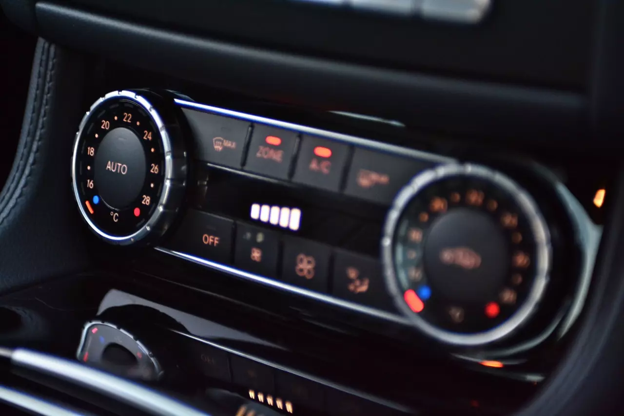 รีวิวทดสอบสปอร์ตซาลูนจอมหรู MERCEDES BENZ CLS250d AMG PREMIUM