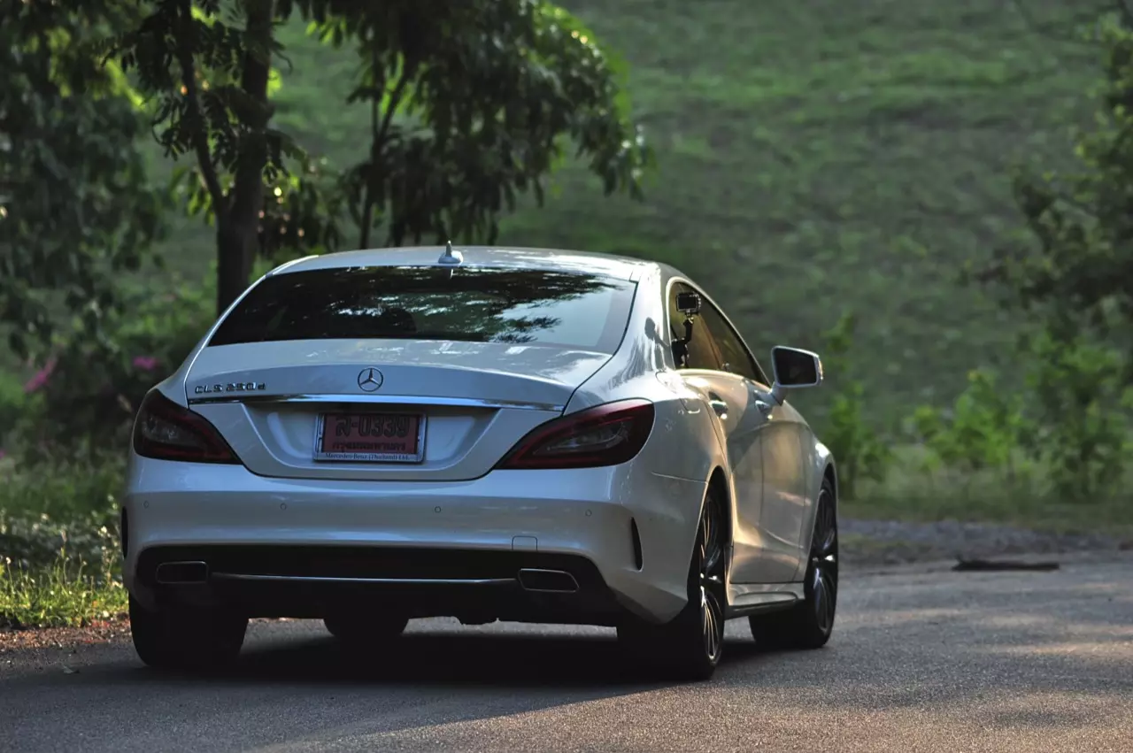 รีวิวทดสอบสปอร์ตซาลูนจอมหรู MERCEDES BENZ CLS250d AMG PREMIUM